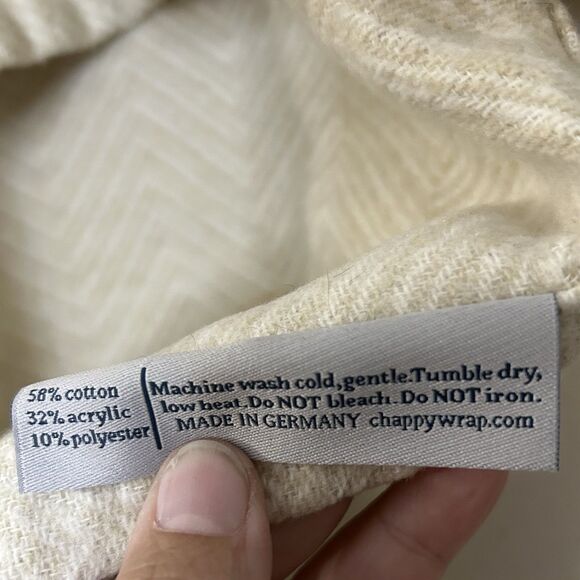 Chappywrap Wrap 70 x 25.5 in Chevron Pattern in cream, So soft, Made In Germany - Picture 5 of 5